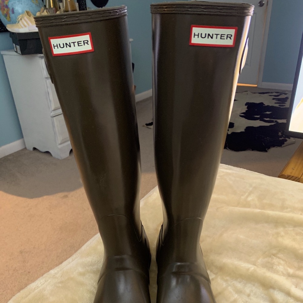 Hunter tall army green boots